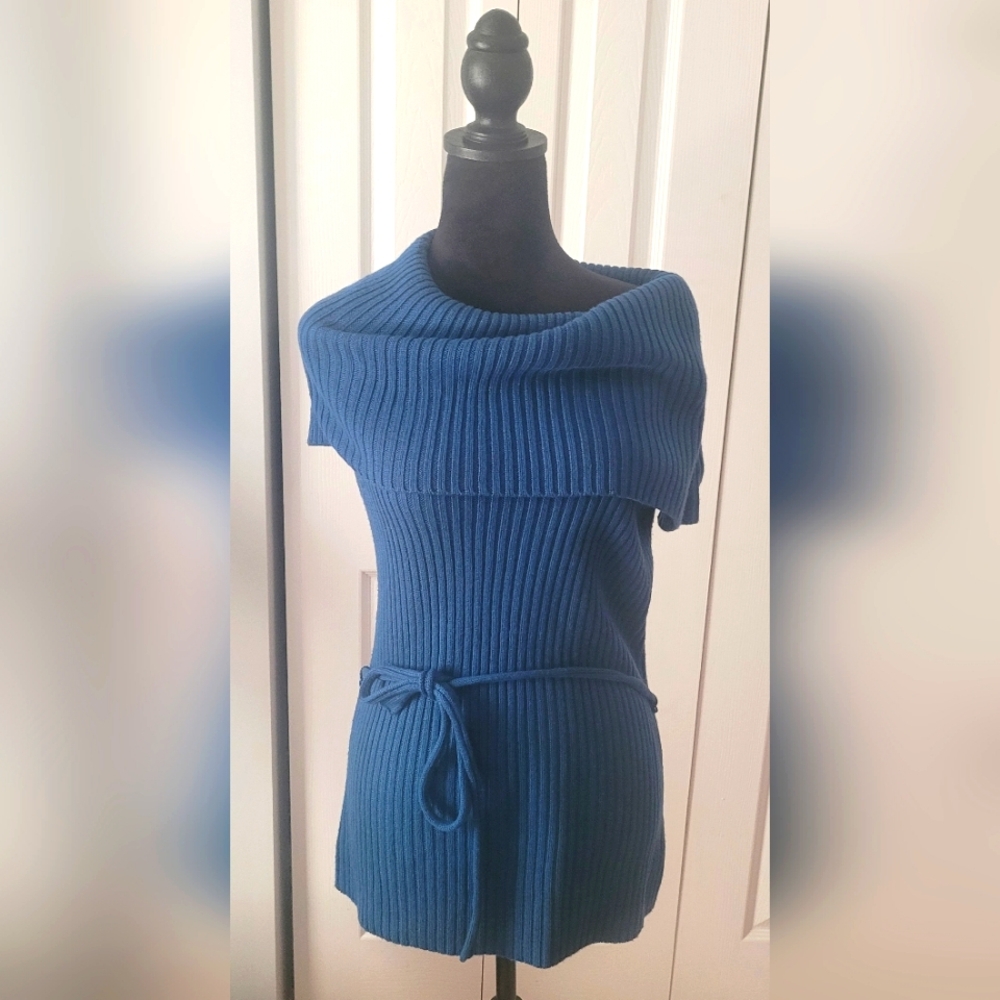 Kenneth Cole sleeveless sweater